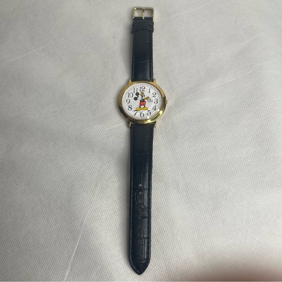 VTG Mickey Mouse Watch by Lorus Large Face Moving Hands New Battery Walt Disney - Picture 11 of 12